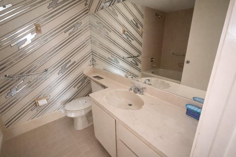 Condominio en venta en Miami Gardens, Florida, 2 dormitorios, 104.24 m2 № 2005042 - foto 13