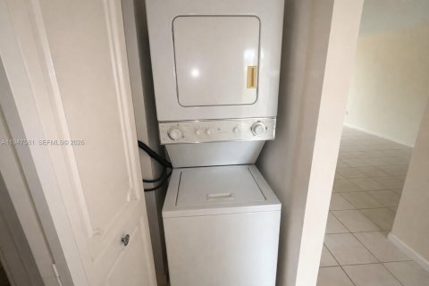 Condominio en venta en Miami Gardens, Florida, 2 dormitorios, 104.24 m2 № 2005042 - foto 14