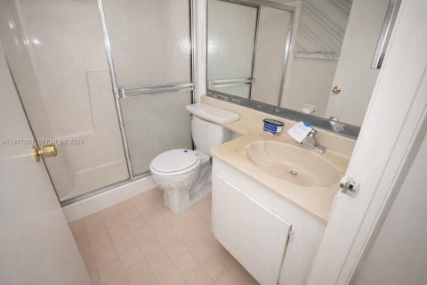 Condominio en venta en Miami Gardens, Florida, 2 dormitorios, 104.24 m2 № 2005042 - foto 11