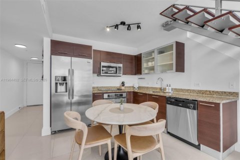 Condominio en alquiler en Miami, Florida, 1 dormitorio, 98.29 m2 № 2026429 - foto 6
