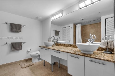 Condominio en alquiler en Miami, Florida, 1 dormitorio, 98.29 m2 № 2026429 - foto 11