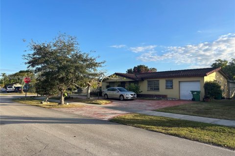 Villa ou maison à vendre à Miami, Floride: 3 chambres, 120.77 m2 № 1995481 - photo 25