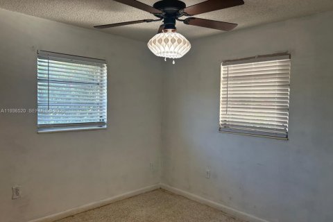 Villa ou maison à vendre à Miami, Floride: 3 chambres, 120.77 m2 № 1995481 - photo 15