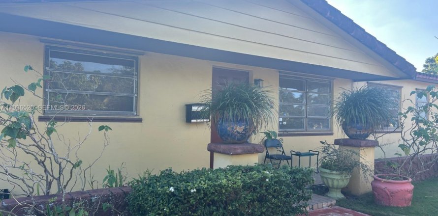 Villa ou maison à Miami, Floride 3 chambres, 120.77 m2 № 1995481