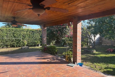 Villa ou maison à vendre à Miami, Floride: 3 chambres, 120.77 m2 № 1995481 - photo 19