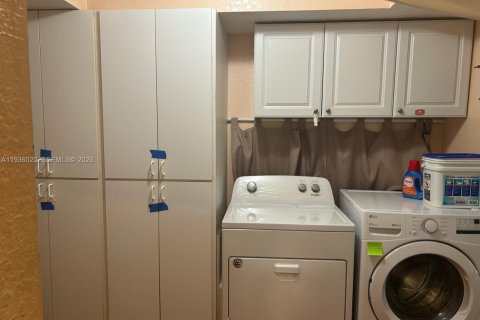 Villa ou maison à vendre à Miami, Floride: 3 chambres, 120.77 m2 № 1995481 - photo 9