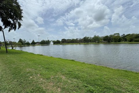 Duplex à vendre à South Daytona, Floride: 2 chambres, 85.47 m2 № 1771670 - photo 5