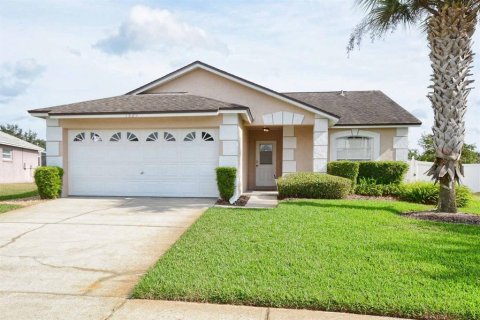 House in Kissimmee, Florida 4 bedrooms, 142.7 sq.m. № 2102010