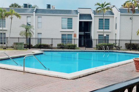 Снять в аренду кондоминиум в Тамарак, Флорида 3 спальни, 108.42м2, № 2022038 - фото 16