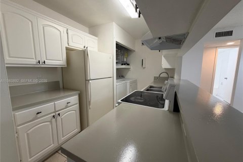 Снять в аренду кондоминиум в Тамарак, Флорида 3 спальни, 108.42м2, № 2022038 - фото 2