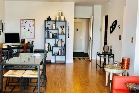 Copropriété à louer à Hallandale Beach, Floride: 1 chambre, 74.14 m2 № 2294244 - photo 2