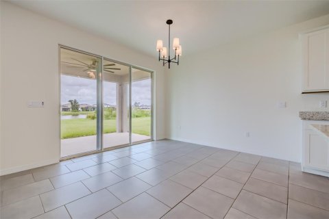 House in Riverview, Florida 5 bedrooms, 275.36 sq.m. № 2201904 - photo 25
