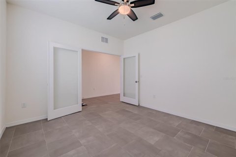 House in Riverview, Florida 5 bedrooms, 275.36 sq.m. № 2201904 - photo 9