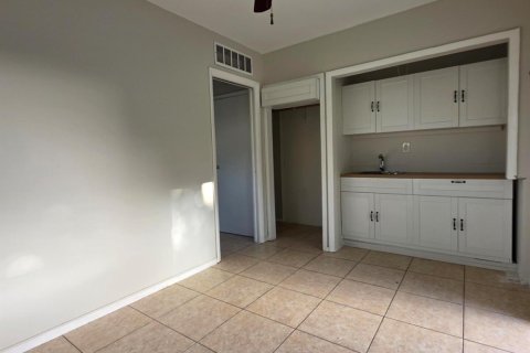 Appartement à Hollywood, Floride 3 pièces, 48.68 m2 № 2376218