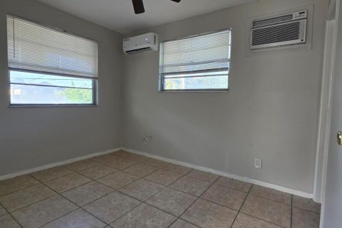 Appartement à louer à Hollywood, Floride: 3 pièces, 48.68 m2 № 2376218 - photo 2