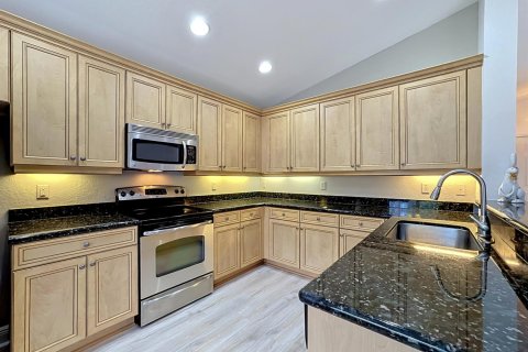 Casa en venta en Vero Beach, Florida, 3 dormitorios, 160.16 m2 № 2188550 - foto 10