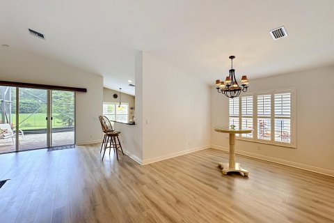 Casa en venta en Vero Beach, Florida, 3 dormitorios, 160.16 m2 № 2188550 - foto 4