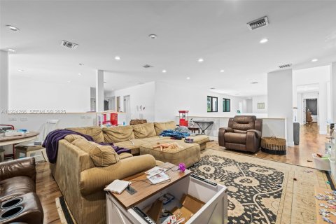 Casa en venta en Fort Lauderdale, Florida, 6 dormitorios, 413.14 m2 № 1982601 - foto 18