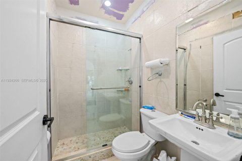 Casa en venta en Fort Lauderdale, Florida, 6 dormitorios, 413.14 m2 № 1982601 - foto 27