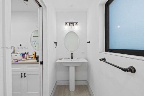 Casa en venta en Fort Lauderdale, Florida, 6 dormitorios, 413.14 m2 № 1982601 - foto 25
