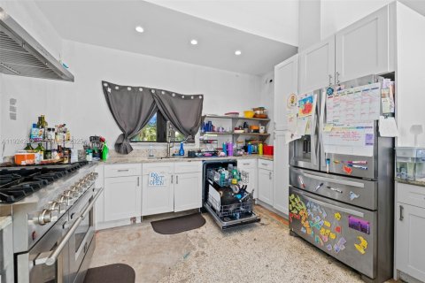 Casa en venta en Fort Lauderdale, Florida, 6 dormitorios, 413.14 m2 № 1982601 - foto 15