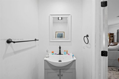 Casa en venta en Fort Lauderdale, Florida, 6 dormitorios, 413.14 m2 № 1982601 - foto 28