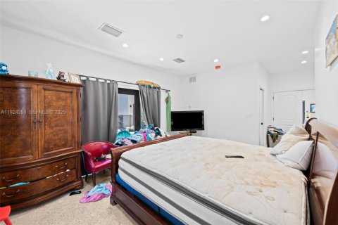 Casa en venta en Fort Lauderdale, Florida, 6 dormitorios, 413.14 m2 № 1982601 - foto 22