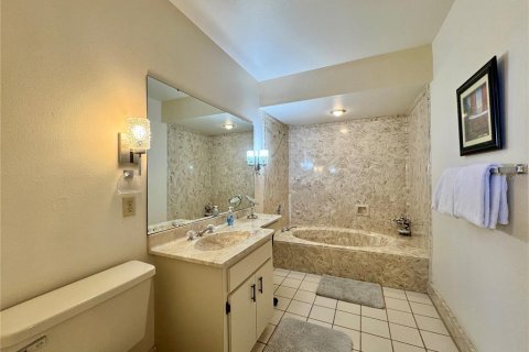 Condo in Bradenton, Florida, 2 bedrooms  № 1803095 - photo 19