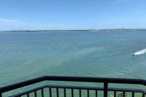 Copropriété à louer à Miami, Floride: 2 chambres, 111.48 m2 № 1965417 - photo 16