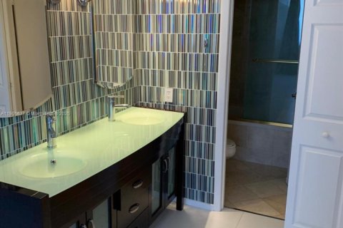 Copropriété à louer à Miami, Floride: 2 chambres, 111.48 m2 № 1965417 - photo 7