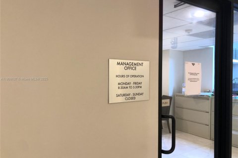 Copropriété à louer à Miami, Floride: 2 chambres, 111.48 m2 № 1965417 - photo 23