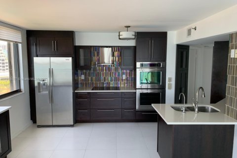 Copropriété à louer à Miami, Floride: 2 chambres, 111.48 m2 № 1965417 - photo 5