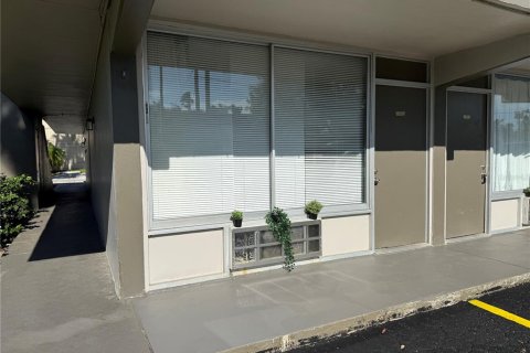 Снять в аренду квартиру в Киссимми, Флорида 32.52м2, № 1818952 - фото 1