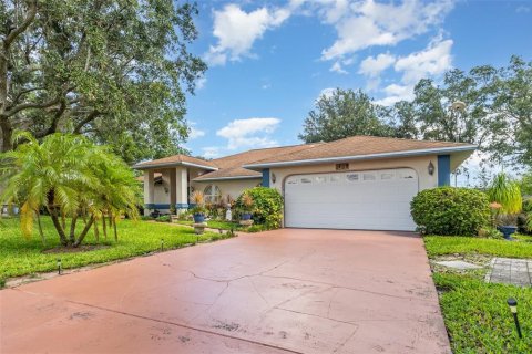 House in Lake Wales, Florida 3 bedrooms, 183.39 sq.m. № 1884982 - photo 2