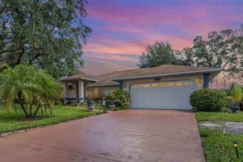 House in Lake Wales, Florida 3 bedrooms, 183.39 sq.m. № 1884982 - photo 1