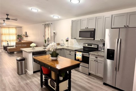 Villa ou maison à vendre à Pompano Beach, Floride: 3 chambres, 126.81 m2 № 2415967 - photo 14