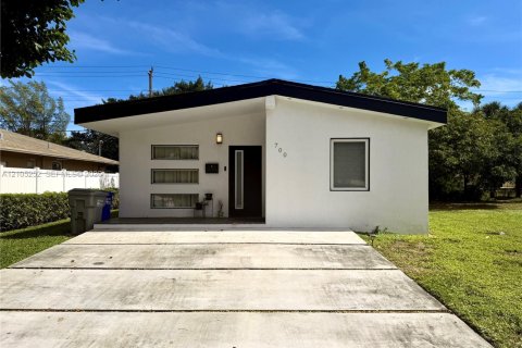 Villa ou maison à Pompano Beach, Floride 3 chambres, 126.81 m2 № 2415967