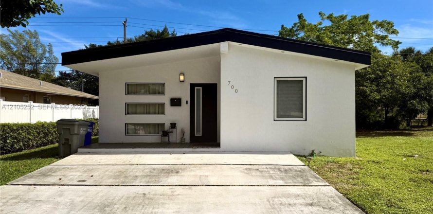 Villa ou maison à Pompano Beach, Floride 3 chambres, 126.81 m2 № 2415967