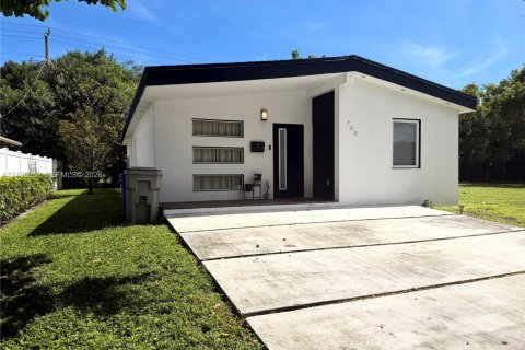 Villa ou maison à vendre à Pompano Beach, Floride: 3 chambres, 126.81 m2 № 2415967 - photo 2