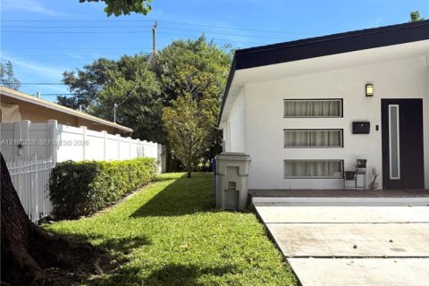 Villa ou maison à vendre à Pompano Beach, Floride: 3 chambres, 126.81 m2 № 2415967 - photo 3
