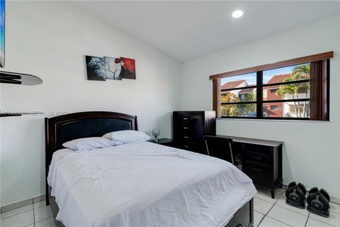 Casa en venta en Miami, Florida, 2 dormitorios, 107.58 m2 № 2028133 - foto 14