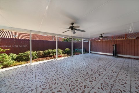 Casa en venta en Miami, Florida, 2 dormitorios, 107.58 m2 № 2028133 - foto 16