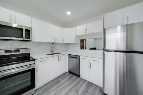 Casa en venta en Miami, Florida, 2 dormitorios, 107.58 m2 № 2028133 - foto 5