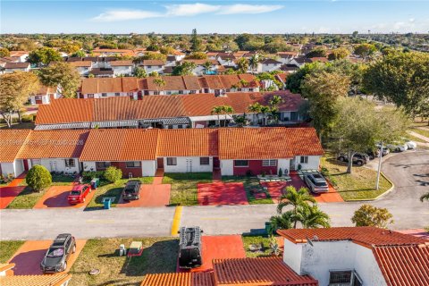 Casa en venta en Miami, Florida, 2 dormitorios, 107.58 m2 № 2028133 - foto 22