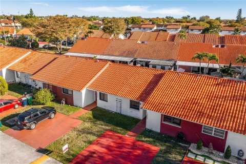 Casa en venta en Miami, Florida, 2 dormitorios, 107.58 m2 № 2028133 - foto 23