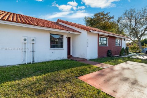 Casa en venta en Miami, Florida, 2 dormitorios, 107.58 m2 № 2028133 - foto 2