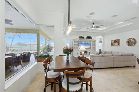 House in Venice, Florida 4 bedrooms, 288.18 sq.m. № 2202437 - photo 16