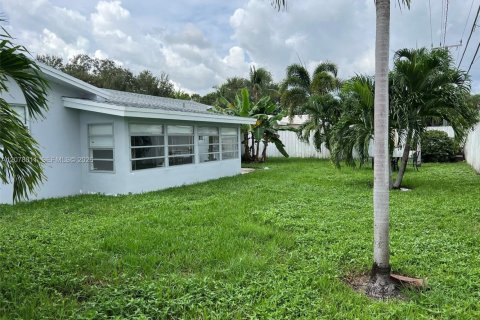 Villa ou maison à vendre à Fort Lauderdale, Floride: 2 chambres, 147.34 m2 № 2328973 - photo 11