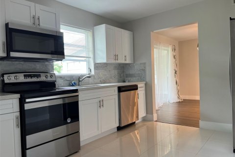 Villa ou maison à vendre à Fort Lauderdale, Floride: 2 chambres, 147.34 m2 № 2328973 - photo 23