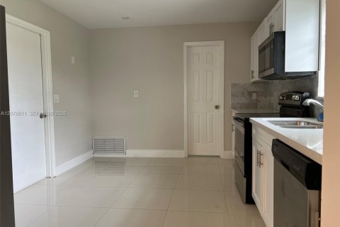 Villa ou maison à vendre à Fort Lauderdale, Floride: 2 chambres, 147.34 m2 № 2328973 - photo 30
